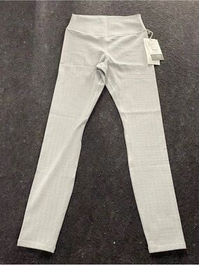 Vuori Textured Chilled Out Legging
Houndstooth small NWT retail 128